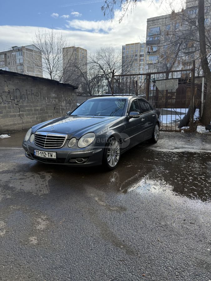 Mercedes-Benz E 350 2006 — photo 2