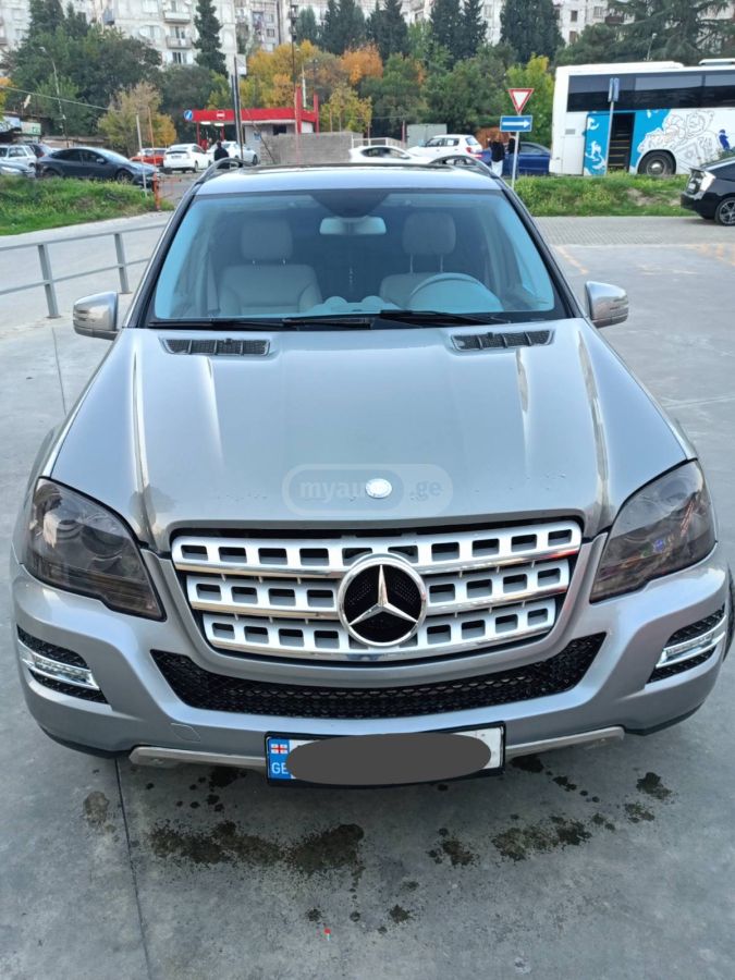 Mercedes-Benz ML 350 2011 — photo 2