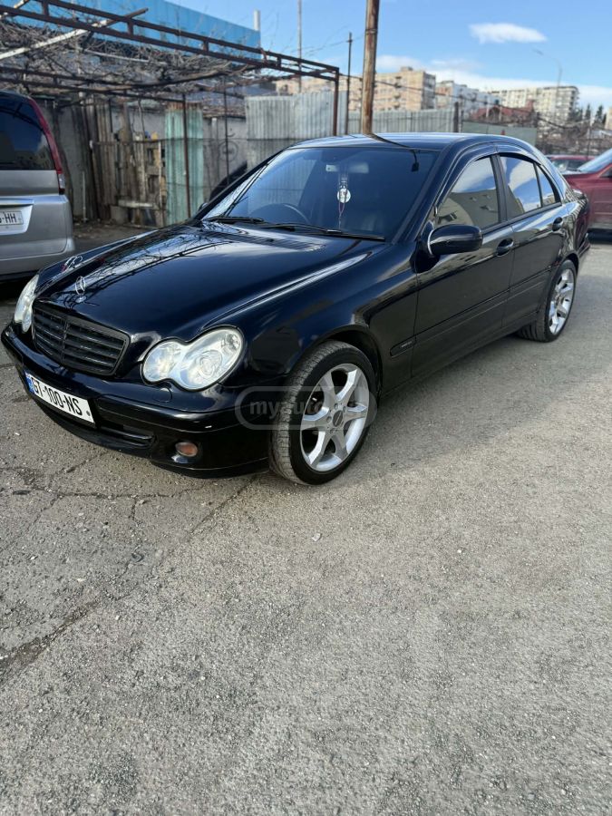 Mercedes-Benz C 180 2005 — photo 2