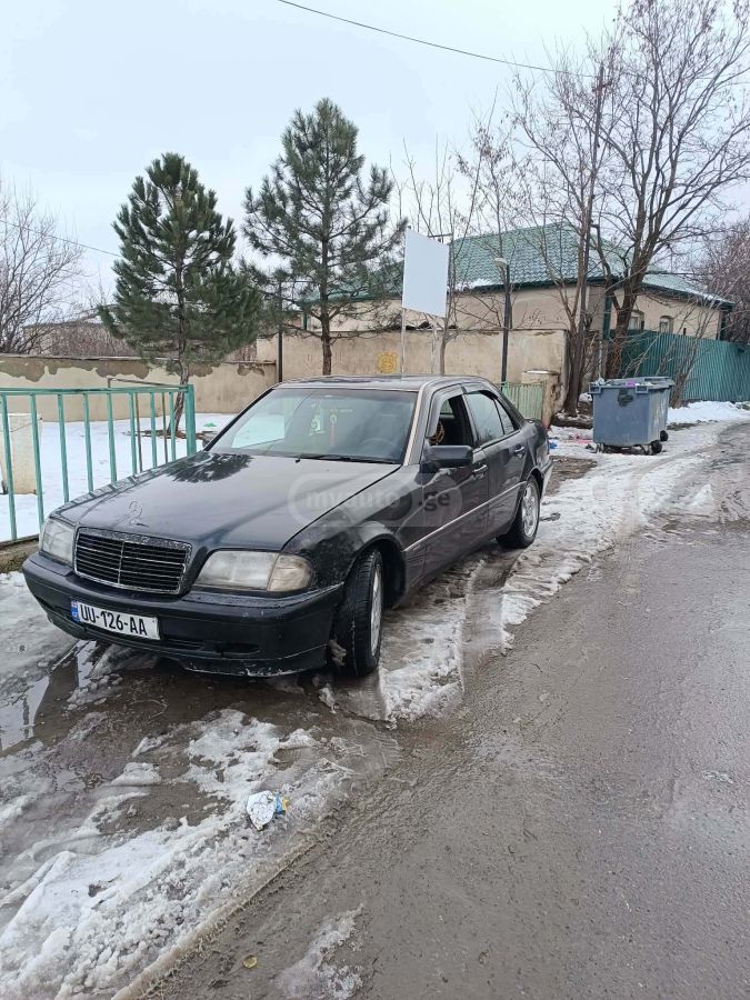 Mercedes-Benz C 180