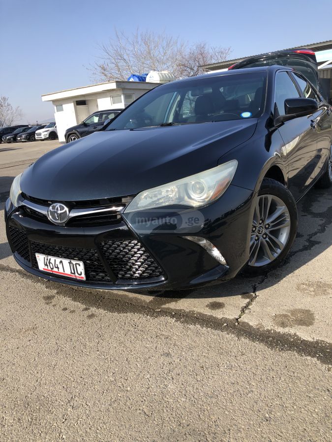 Toyota Camry 2015 — photo 2