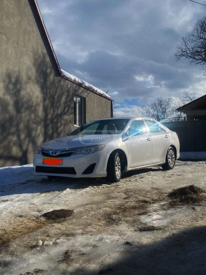 Toyota Camry 2014 — photo 2