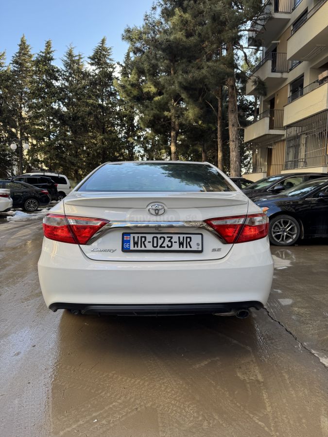 Toyota Camry 2015 — photo 2