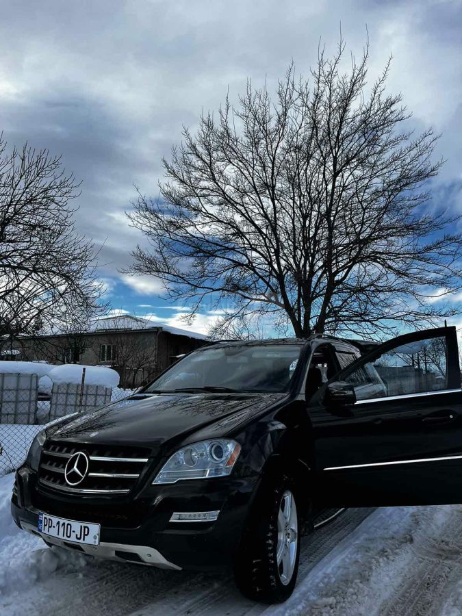Mercedes-Benz ML 350 2011 — photo 2