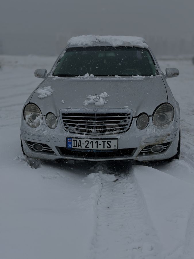 Mercedes-Benz E 350 2007 — photo 2