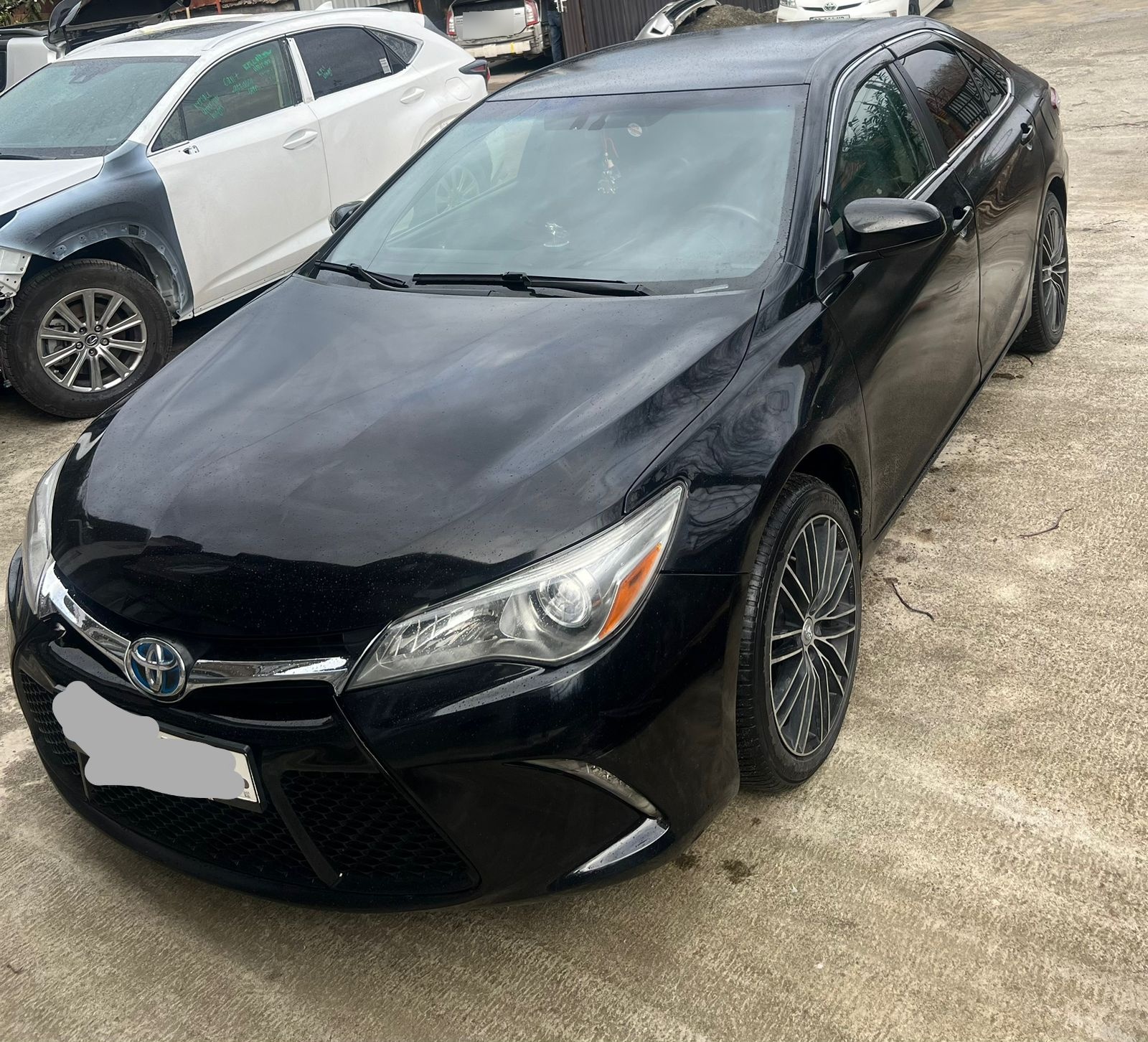 Toyota Camry 2015 — photo 2