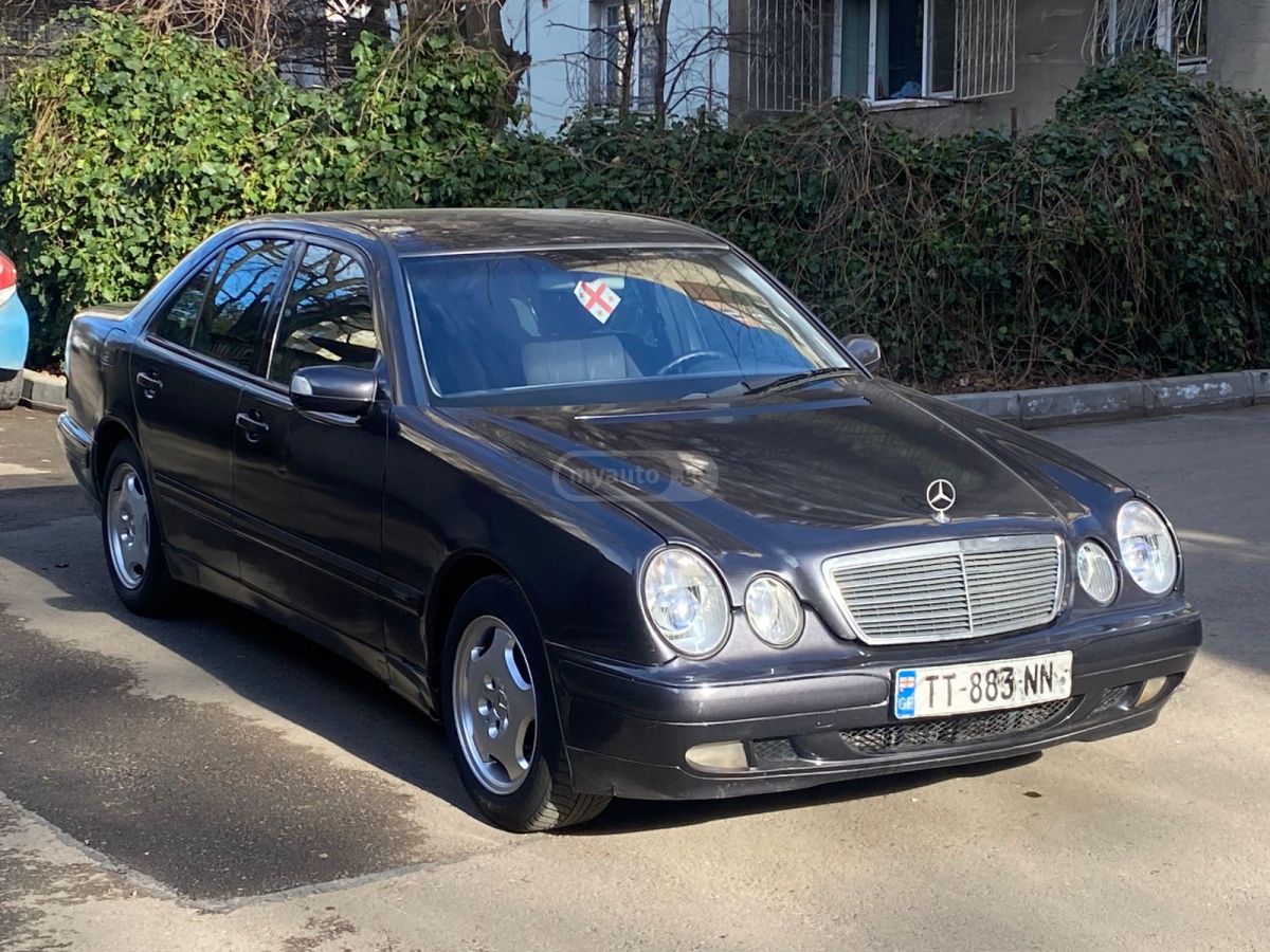 Mercedes-Benz E 220