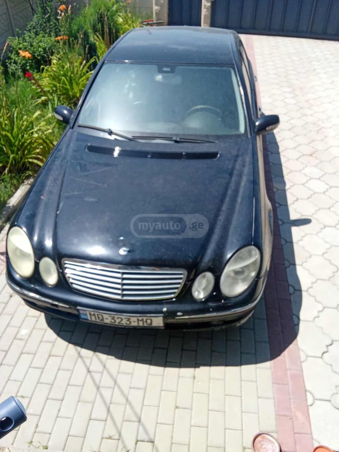 Mercedes-Benz E 212