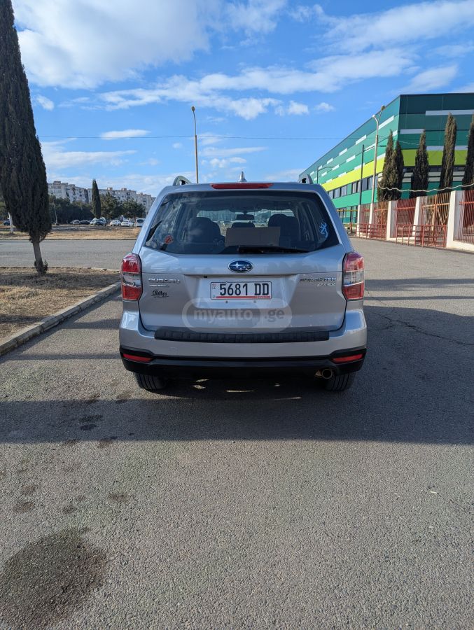 Subaru Forester 2015 — photo 2