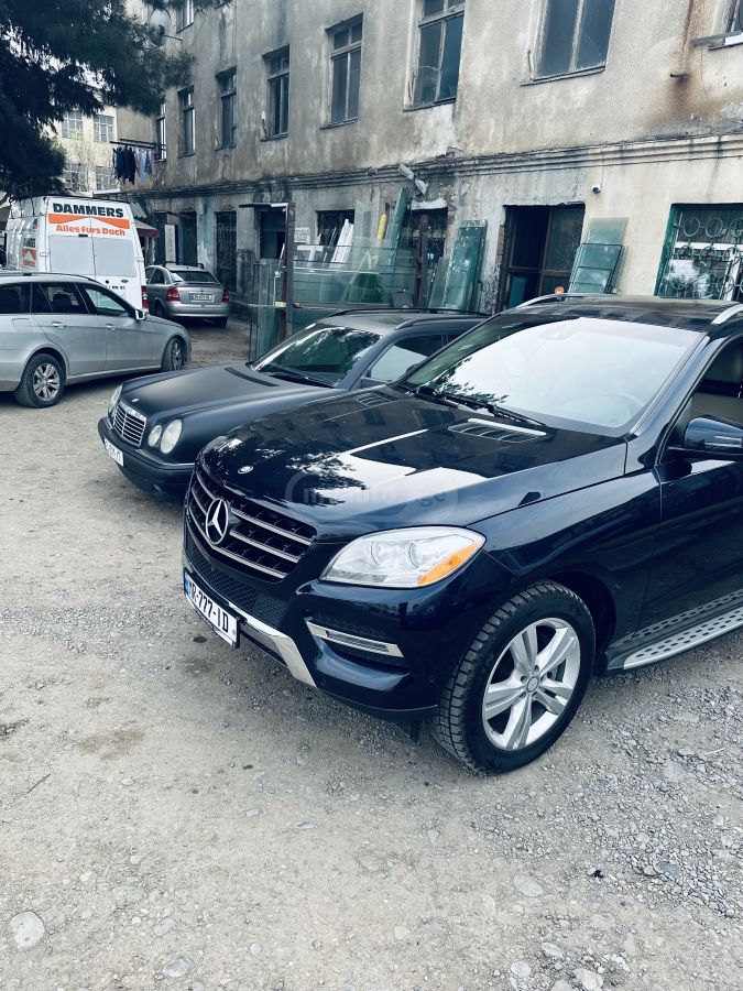 Mercedes-Benz ML 350 2013 — photo 2