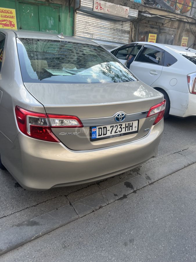 Toyota Camry 2013 — photo 2
