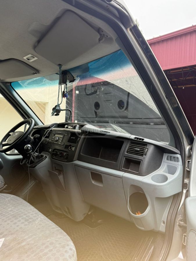 Ford Transit 2011 — photo 2