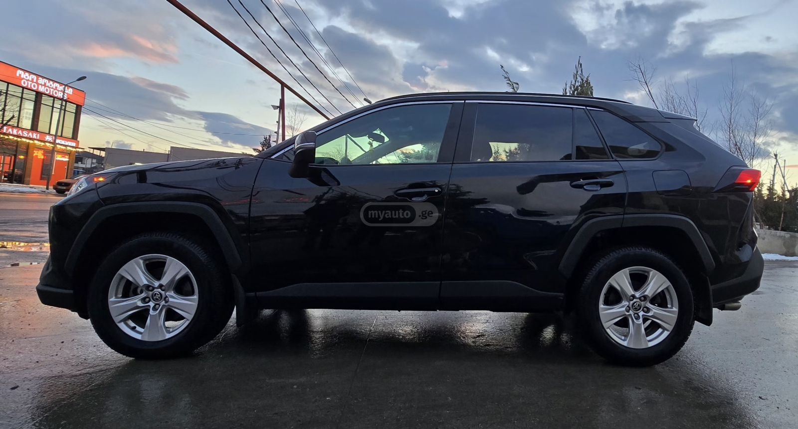 Toyota RAV4 2021 — photo 2