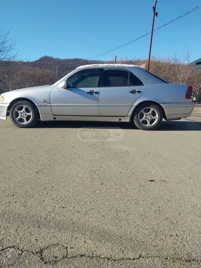 Mercedes-Benz C 202