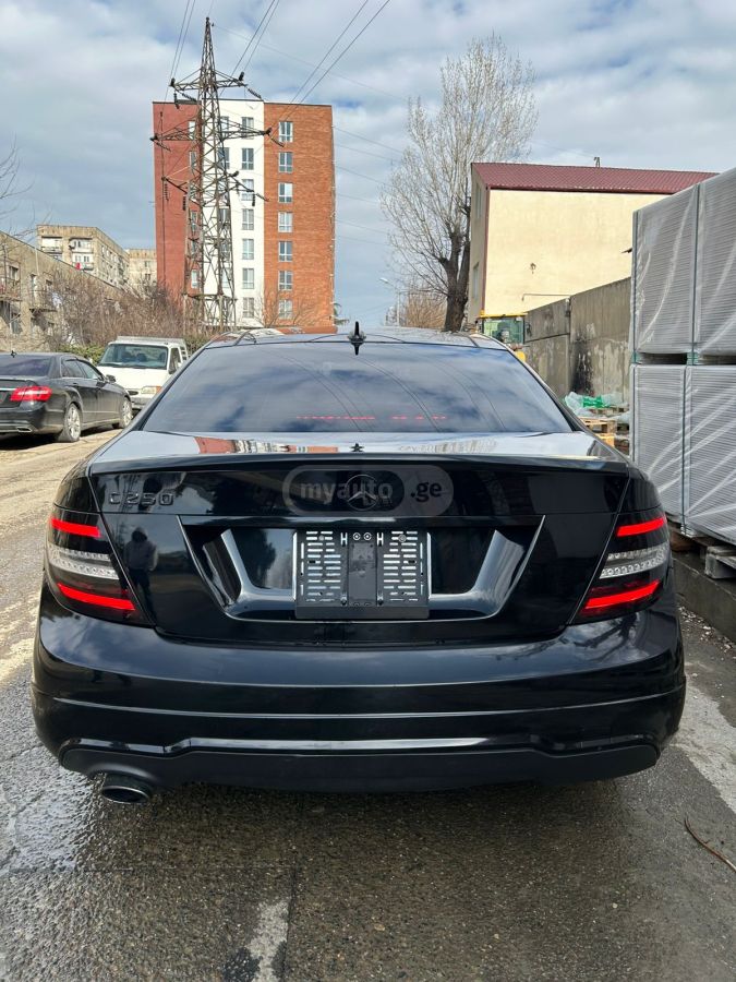 Mercedes-Benz C 250 2012 — photo 2