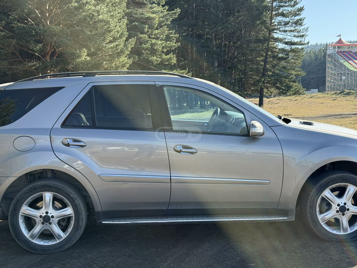 Mercedes-Benz ML 320