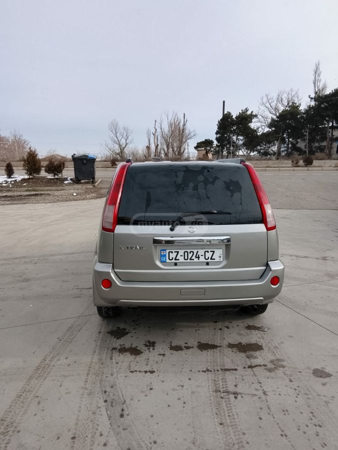 Nissan X-Trail 2004 — photo 2
