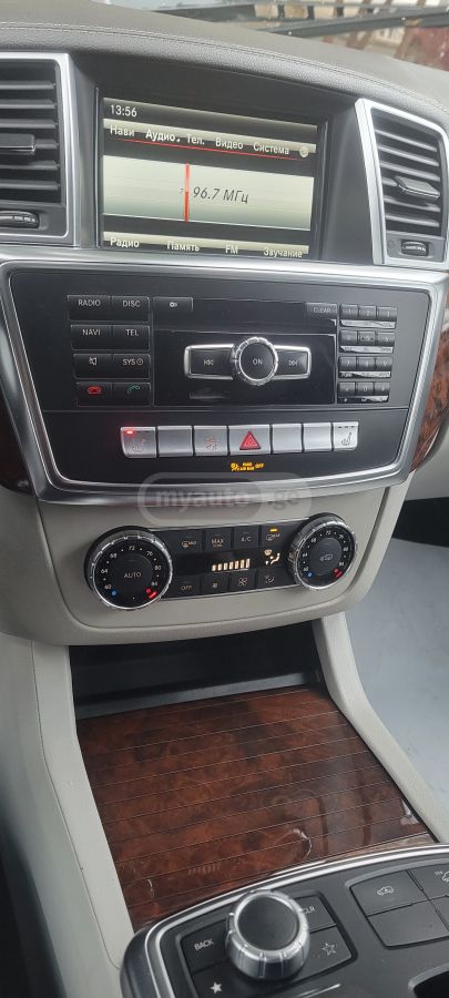 Mercedes-Benz CLA 35 AMG 2014 — photo 2