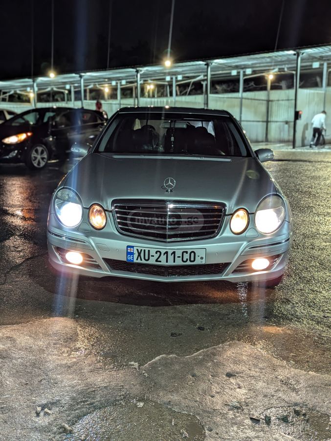 Mercedes-Benz E 320