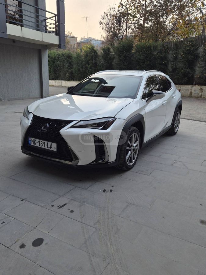 Lexus UX 200