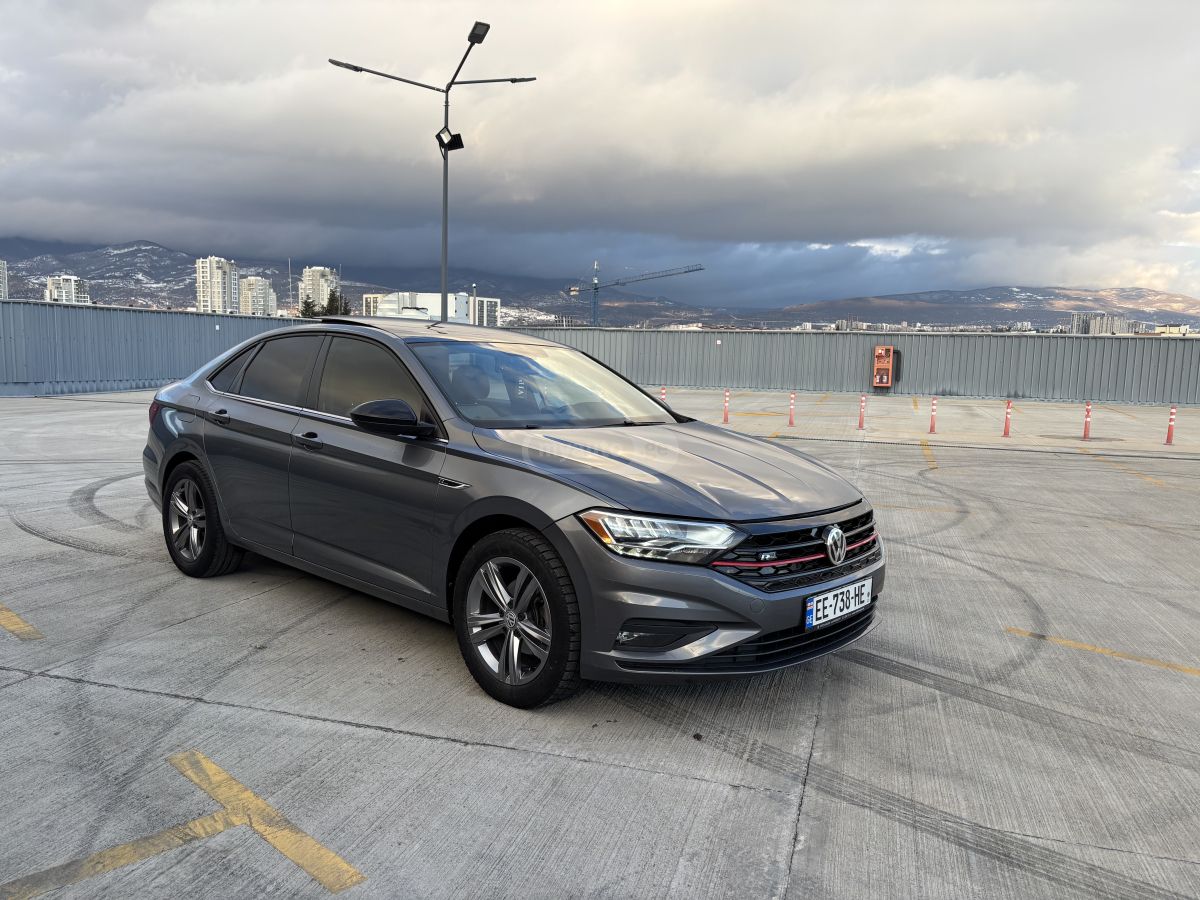 Volkswagen Jetta 2018 — photo 2