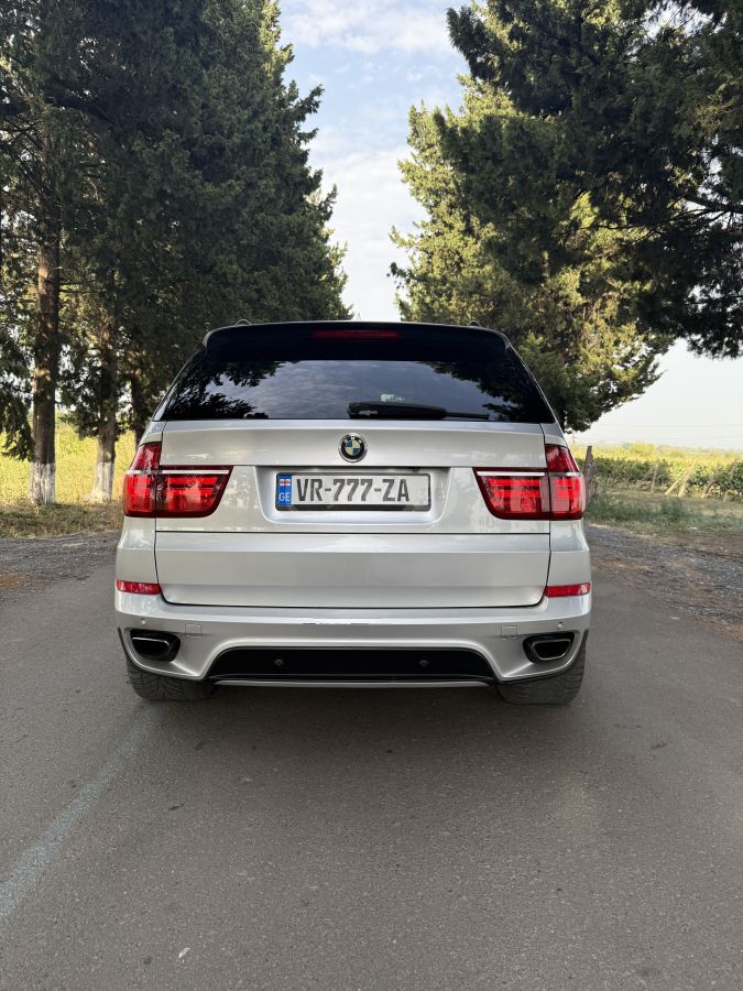 BMW X5 2012 — photo 2