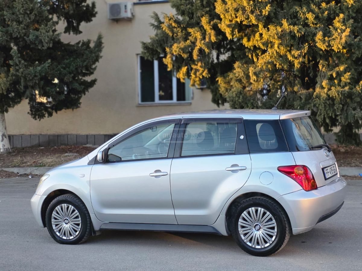 Toyota Ist