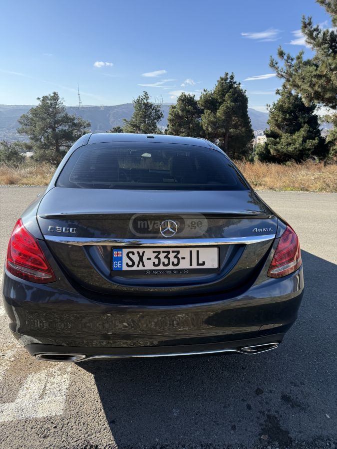 Mercedes-Benz C 300 2015 — photo 2