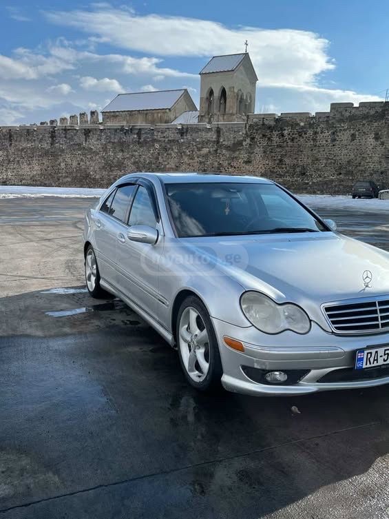Mercedes-Benz C 230
