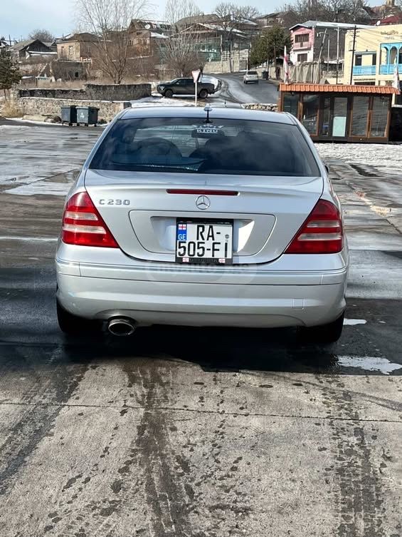 Mercedes-Benz C 230 2006 — photo 2