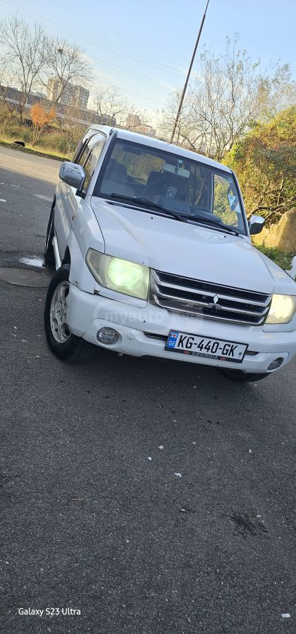 Mitsubishi Pajero IO