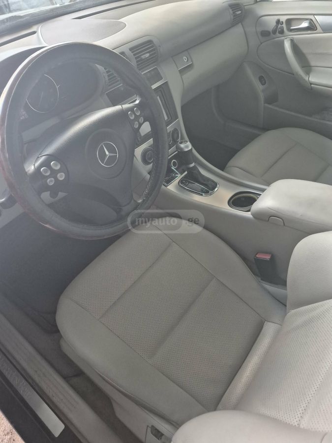 Mercedes-Benz C 320 2004 — photo 2