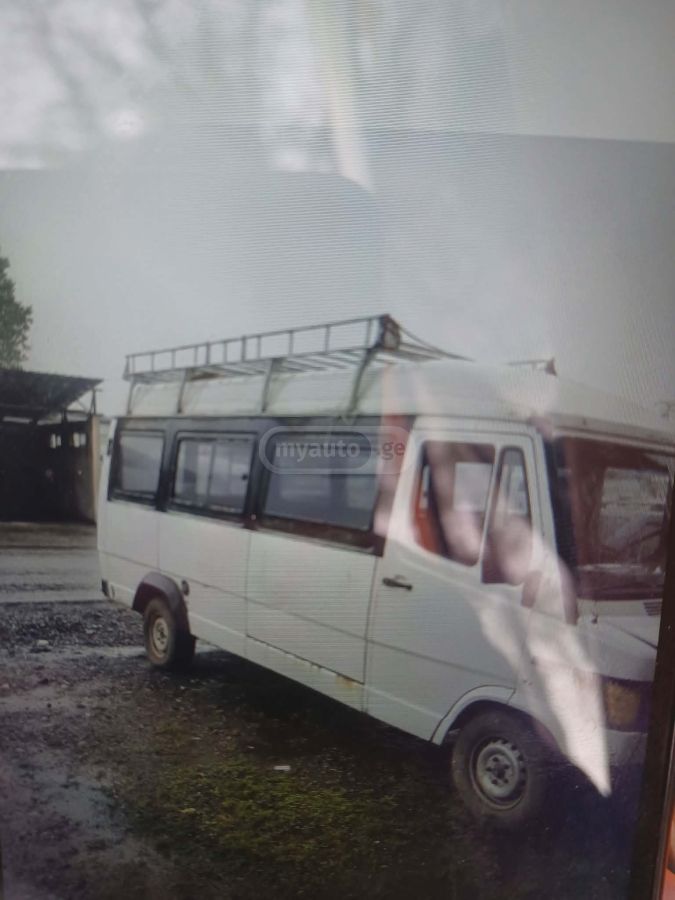 Mercedes-Benz T 2 1992 — photo 2