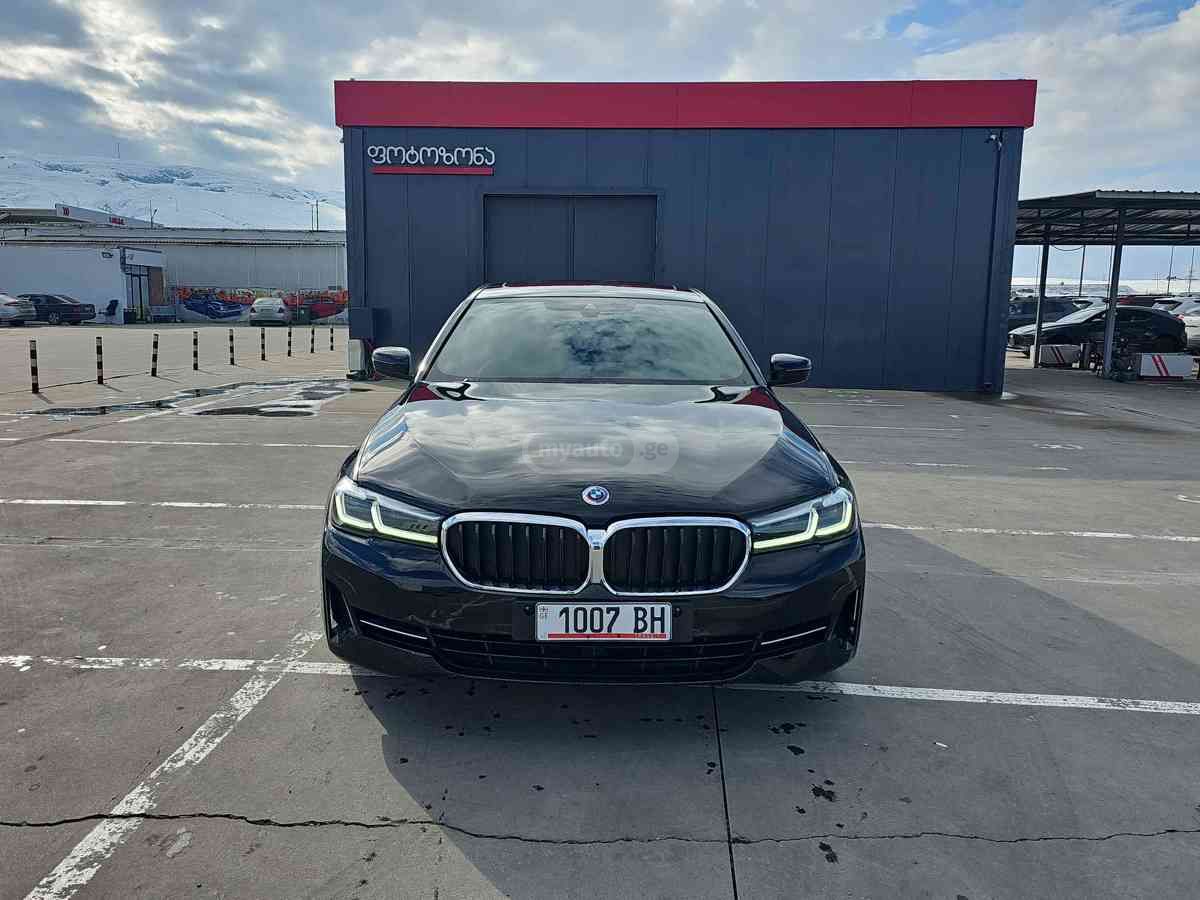 BMW 545 2021 — photo 2