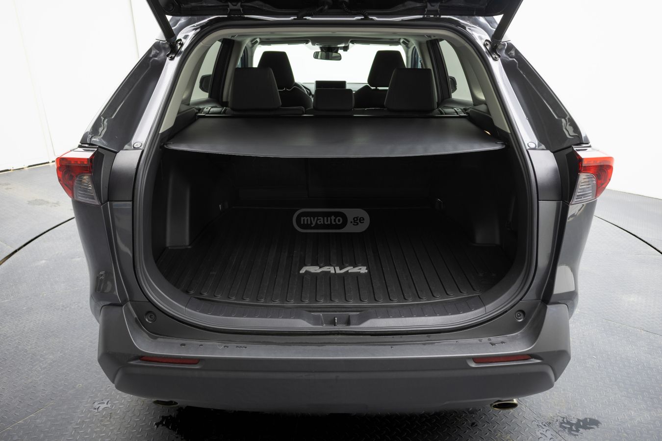 Toyota RAV4 2023 — photo 2