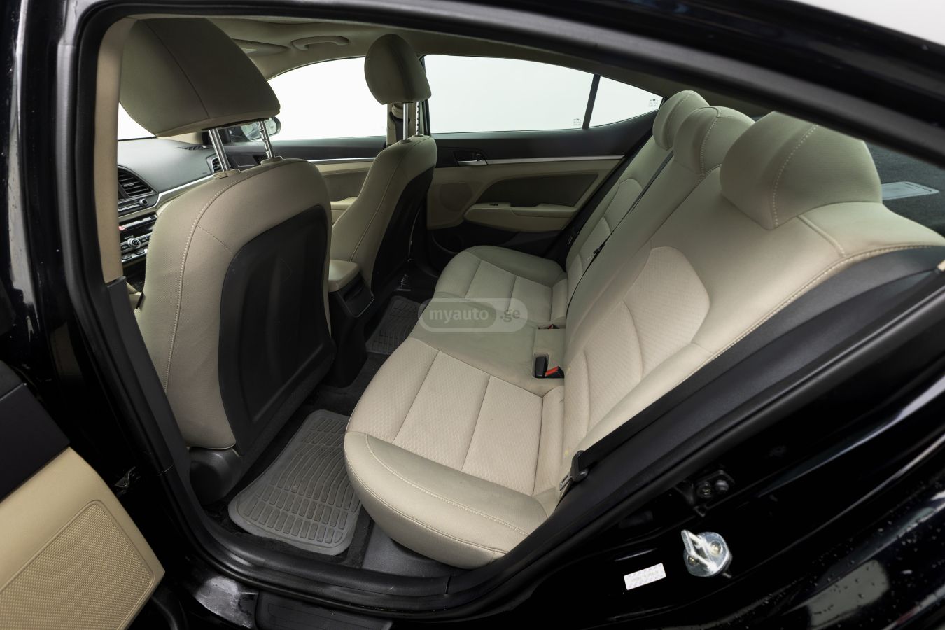 Hyundai Elantra 2020 — photo 2