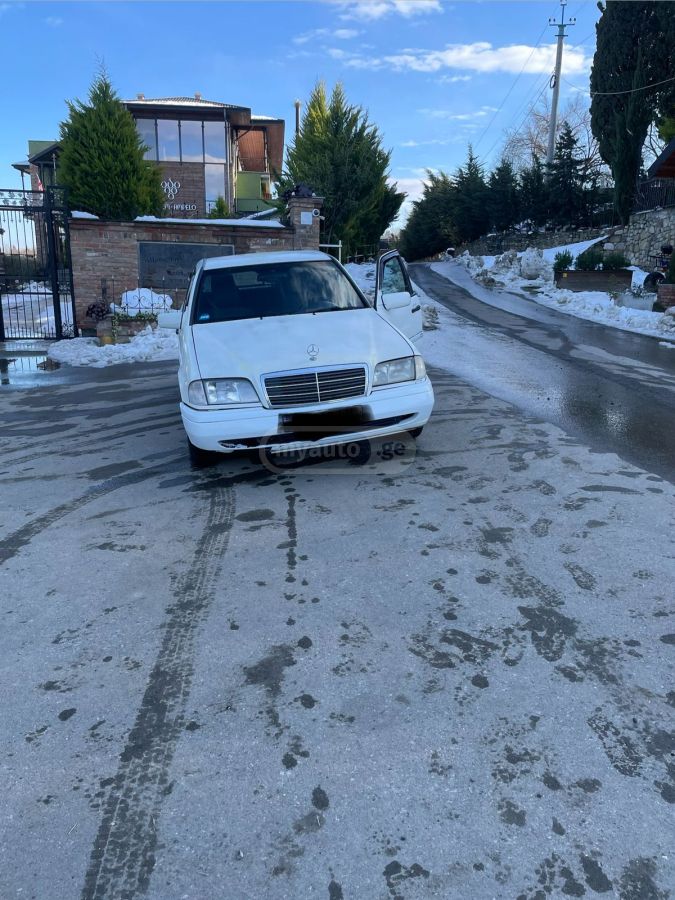 Mercedes-Benz C 202