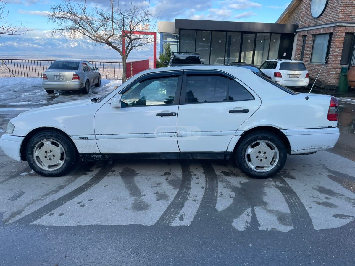 Mercedes-Benz C 202 1997 — photo 2