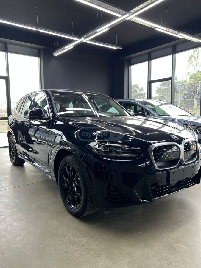 BMW iX3 2025 — photo 2