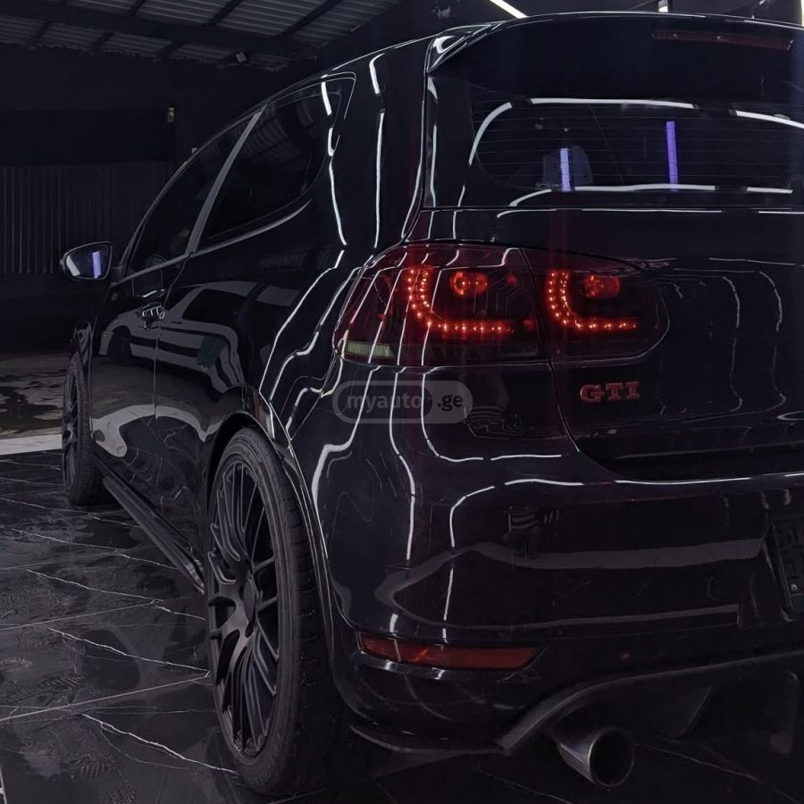 Volkswagen GTI 2012 — photo 2