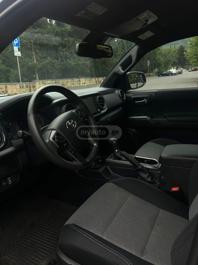 Toyota Tacoma 2022 — photo 2