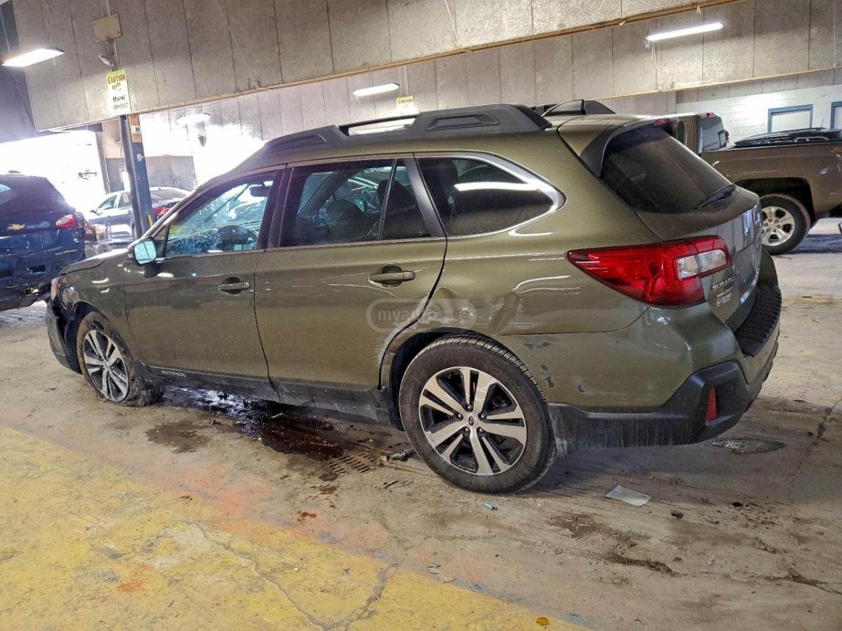 Subaru Outback 2019 — photo 2