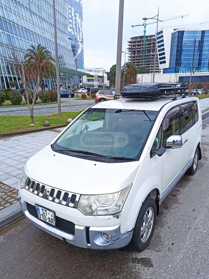 Mitsubishi Delica 2008 — photo 2