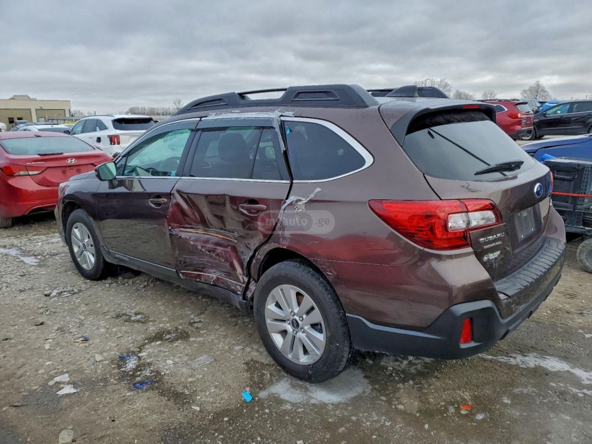 Subaru Outback 2019 — photo 2