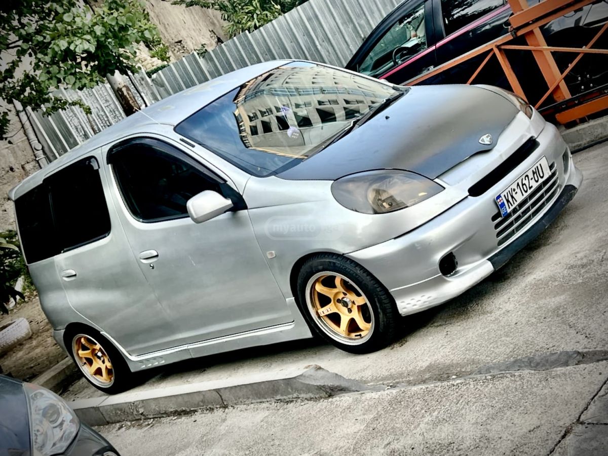 Toyota Fun Cargo 2000 — photo 2