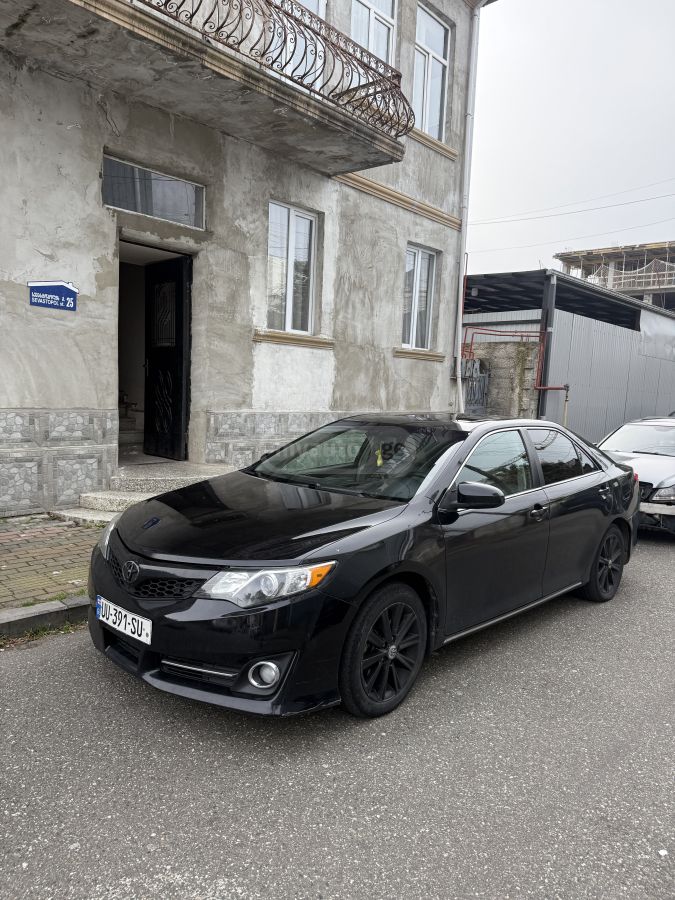 Toyota Camry 2013 — photo 2