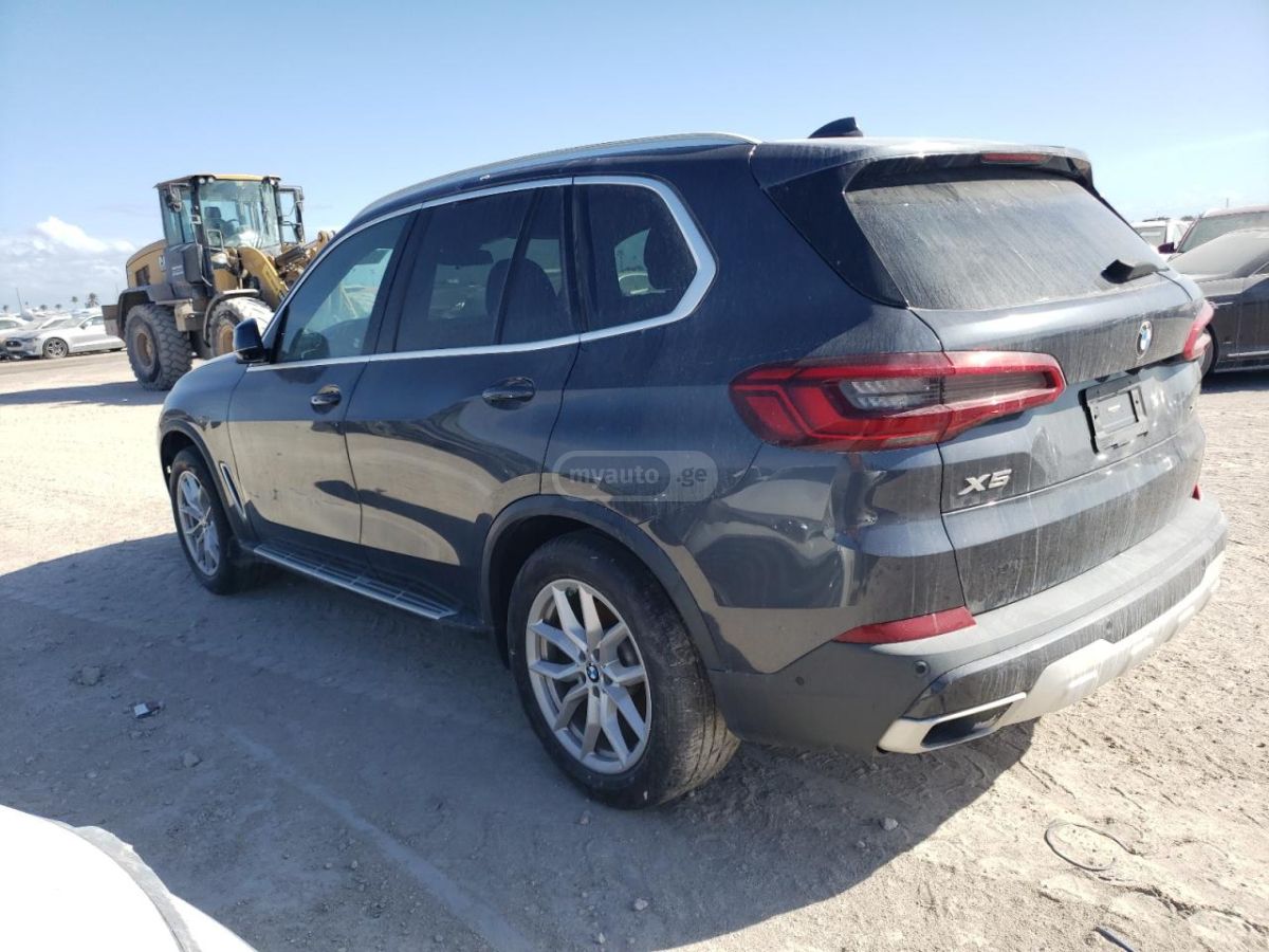 BMW X5 2019 — photo 2