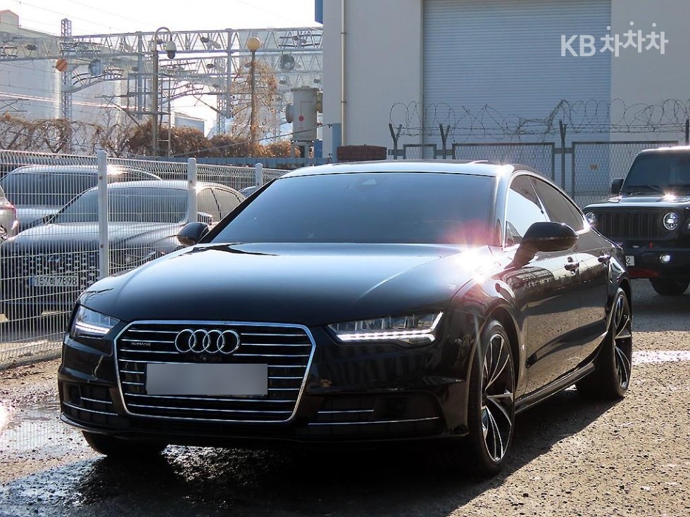 Audi A7 2015 — photo 2
