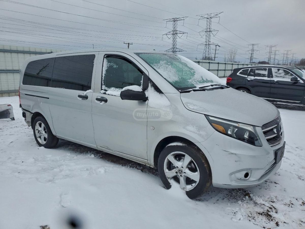Mercedes-Benz Metris Passenger Van 2019 — photo 2