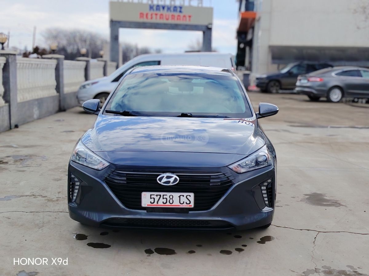 Hyundai Ioniq 2016 — photo 2